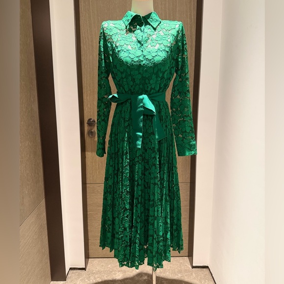 Carolina Herrera Dresses & Skirts - Carolina Herrera Emerald Green Long-Sleeve Lace Shirt Dress